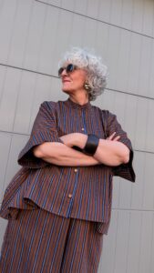 brun fine ligne bleu